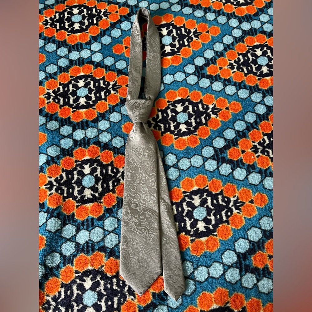 Men’s Bergamo New York Gray Paisley Tie